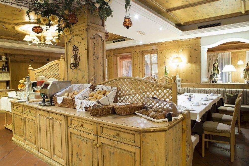 Sport Hotel Majare Pozza di Fassa Bagian luar foto