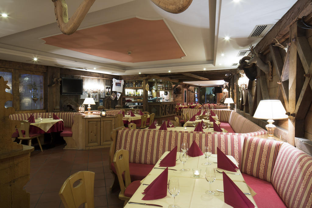 Sport Hotel Majare Pozza di Fassa Bagian luar foto