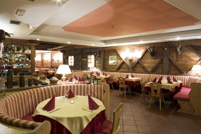 Sport Hotel Majare Pozza di Fassa Bagian luar foto
