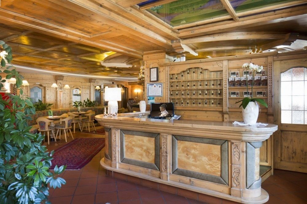 Sport Hotel Majare Pozza di Fassa Bagian luar foto